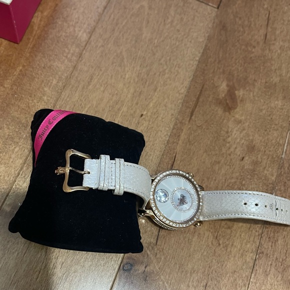 Juicy Couture watch in original box - Picture 3 of 6